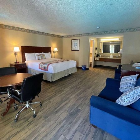 Travelodge By Wyndham Costa Mesa Newport Beach Hacienda Εξωτερικό φωτογραφία