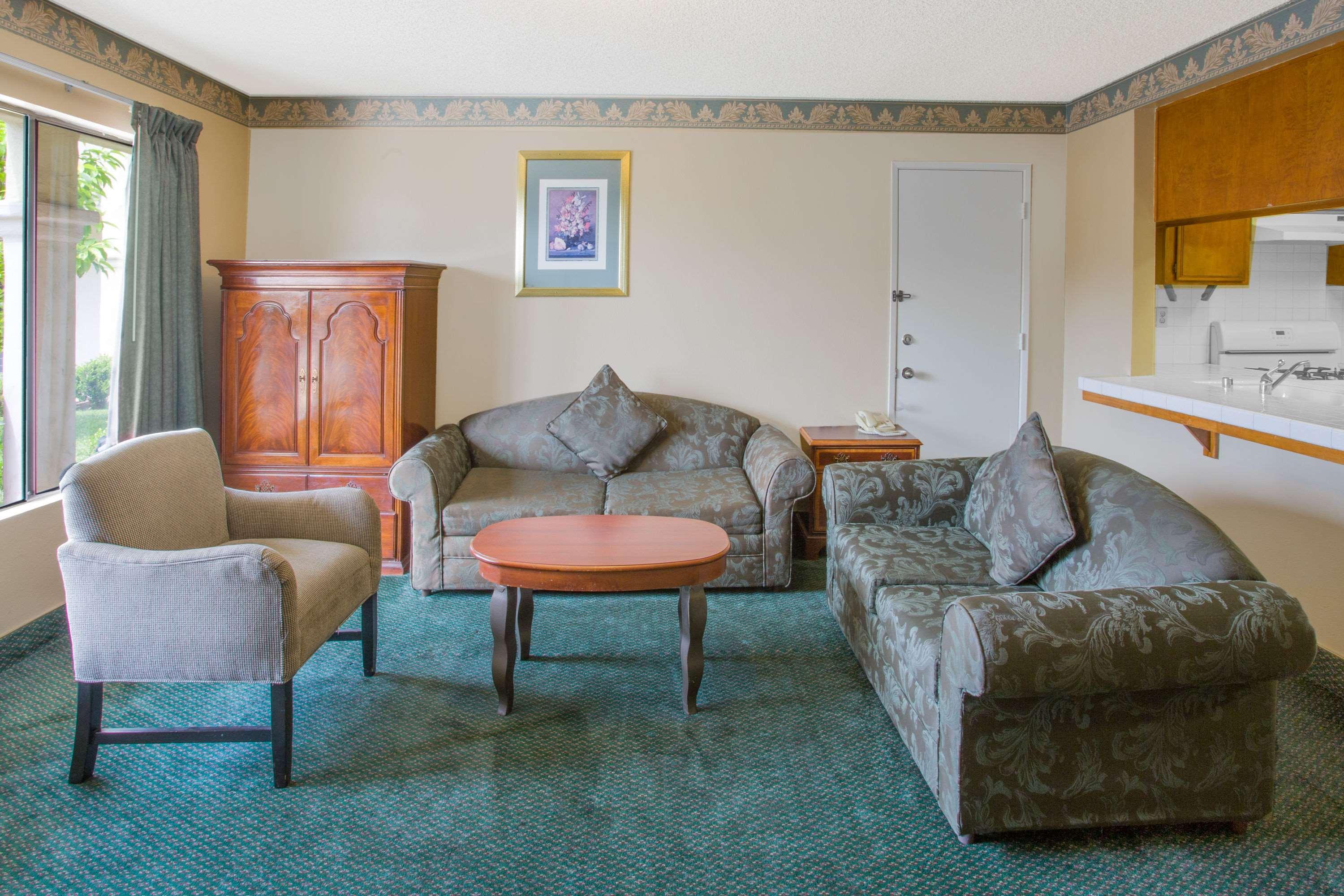 Travelodge By Wyndham Costa Mesa Newport Beach Hacienda Εξωτερικό φωτογραφία