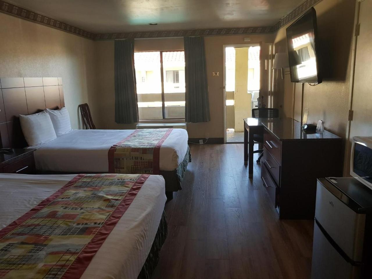 Travelodge By Wyndham Costa Mesa Newport Beach Hacienda Εξωτερικό φωτογραφία