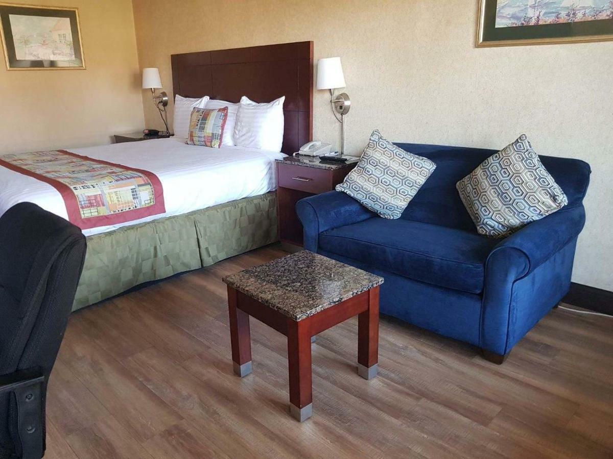Travelodge By Wyndham Costa Mesa Newport Beach Hacienda Εξωτερικό φωτογραφία